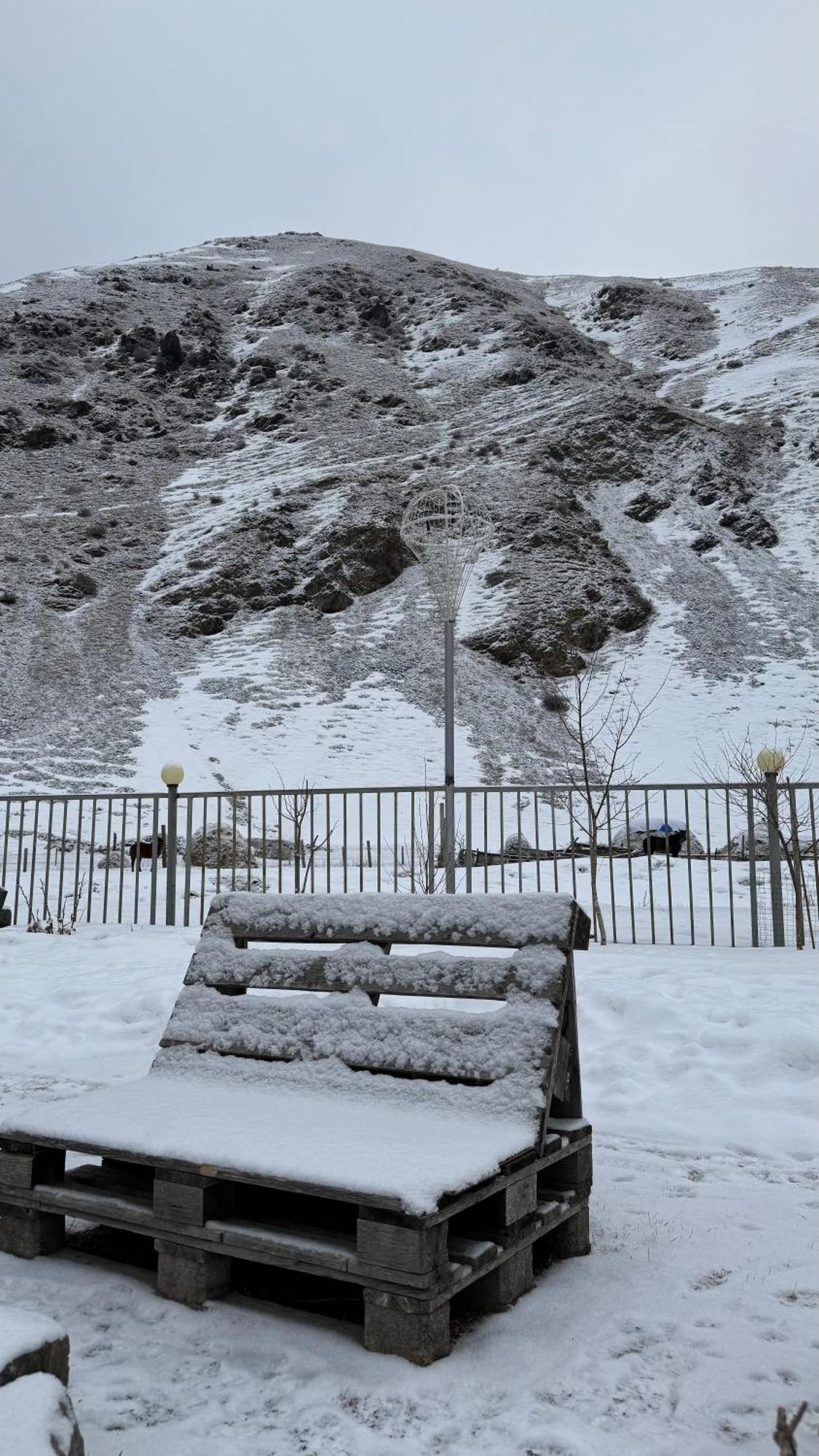 Januka Garden At Sno Villa Kazbegi Eksteriør billede